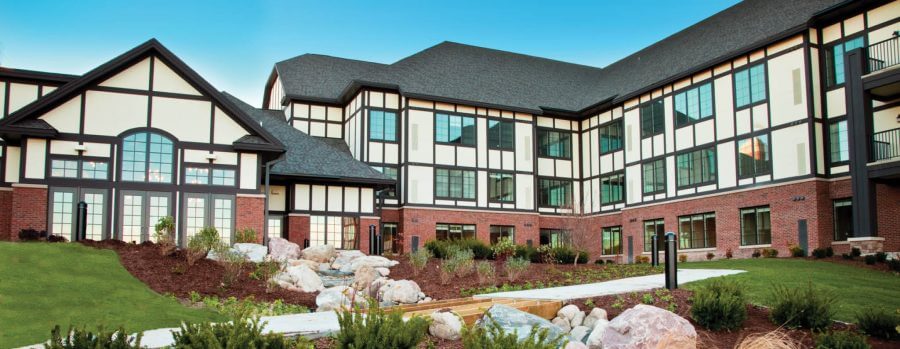 the exterior of Beacon Hill at Eastgate senior living community